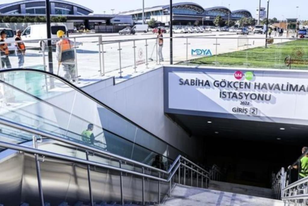15 Min To Saw Airport + 5 Min To Metro Daire *